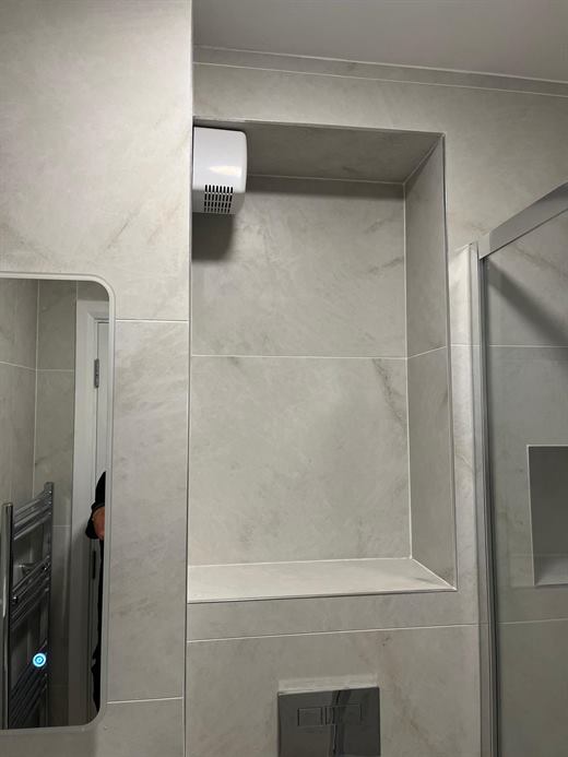 Large-format tiled shower recess